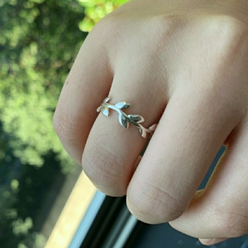 Tiffany&Co olive leaf ring size 9-9.5!!